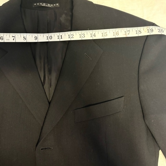 Hugo Boss Black Sport Coat with Classic Tailoring - Picture 6 of 6